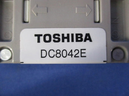 アース付抜け止めダブルコンセント DC8042E