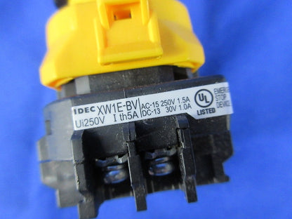 非常停止用押ボタンスイッチ(リターンスイッチ) XW1E-BV