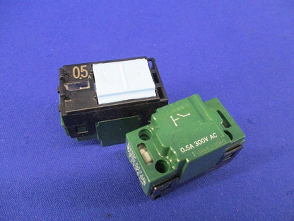 埋込パイロット・ほたるスイッチB 片切 0.5A(2個入) WT50412