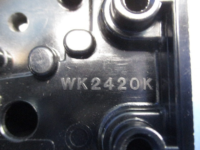 接地3P20A引掛露出コンセント WK2420K