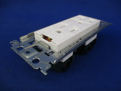 埋込アースターミナル付接地ダブルコンセント(4個入) WTL11323W