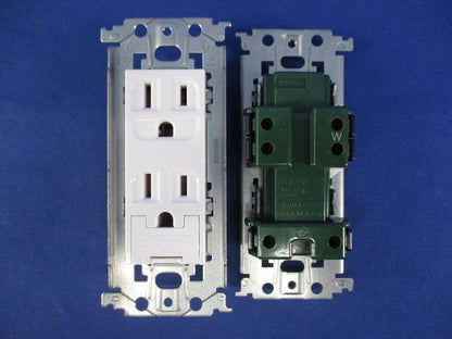埋込アースターミナル付接地ダブルコンセント(4個入) WTL11323W