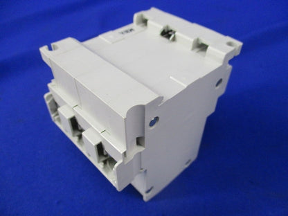 サーキットプロテクタ 3P20A CP30-BA