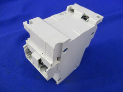 サーキットプロテクタ 3P20A CP30-BA