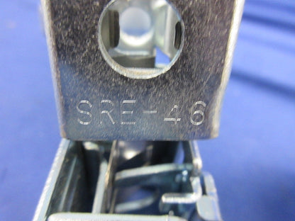 ボルト下吊り金具E型 (3個入) SRE-46