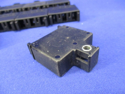 ねじ止め用多連式絶縁キャップ(12個入) OA-QTM34