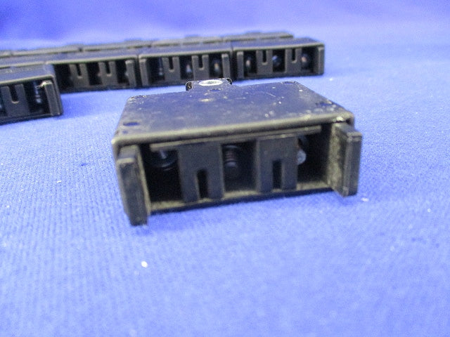 ねじ止め用多連式絶縁キャップ(12個入) OA-QTM34