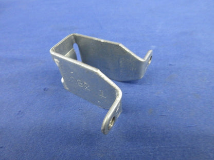 軽みぞ形鋼用ボックス支持金具(10個入) T38U