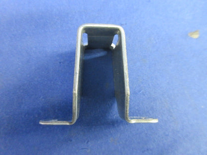 軽みぞ形鋼用ボックス支持金具(10個入) T38U