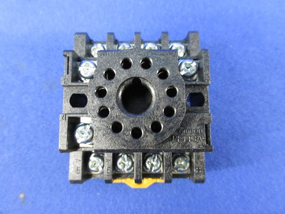 共用ソケット 表面接続ソケット(4個入) PF113A