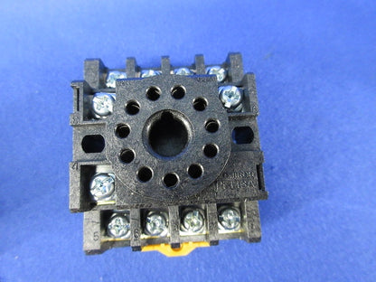 共用ソケット 表面接続ソケット(3個入) PF113A
