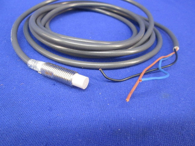 スタンダードタイプ近接センサ2m E2E-X2ME1