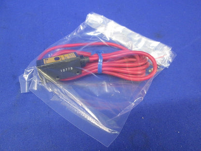 アンプ内蔵形光電センサ(2m) E3S-2LE4