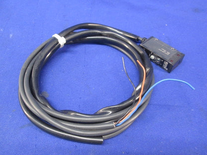 中型アンプ内蔵光電センサ(コード1.5m入) E3S-AR11
