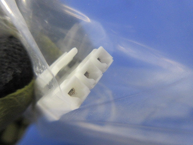 給電コネクター(4個入)(新品未開封) RK581N 1A