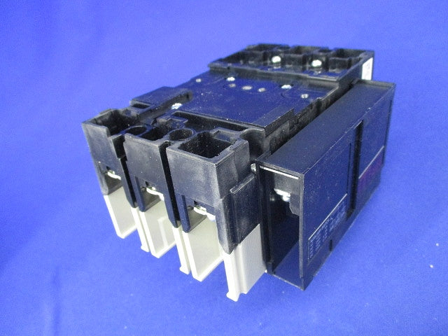 ノーヒューズブレーカ 3P30A NF63-SV