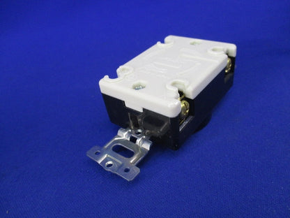 接地3P20A引掛埋込コンセント(5個入) WF2420K