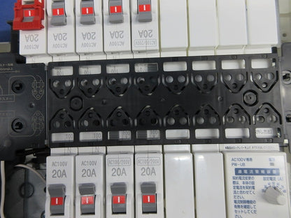 ヤエコンパネル住宅用分電盤3P50A(逆相) EF105-8R他