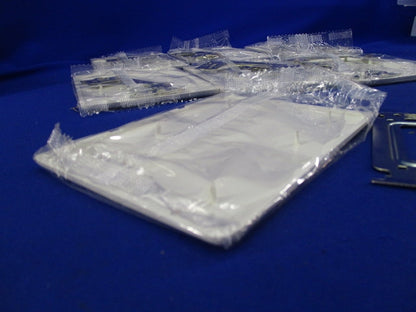 ホームエレガンスプレート 3連用 取付枠付(7個入)(ピュアホワイト) BP-0U-3