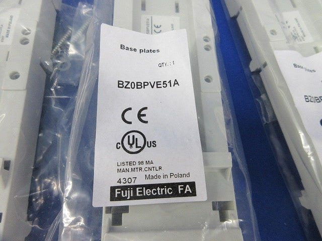 マニュアルモータースタータ用ベースプレート(5個入)(新品未開封) BZ0BPVE51A