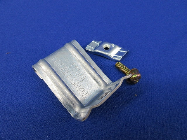 振れ止め金具(8個入)(付属品不足  DKSN4個・なべM6×20 4個) WRS1