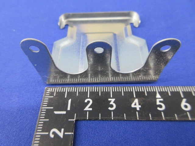 二重天井用金具(93個入) AKC2