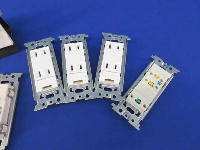 アースターミナル付ダブルコンセント(混在6個入) NDG2182