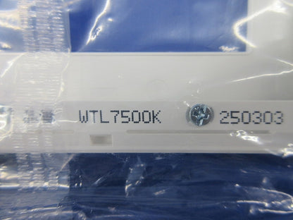コンセントプレート(3枚入)マットホワイト WTL7500K