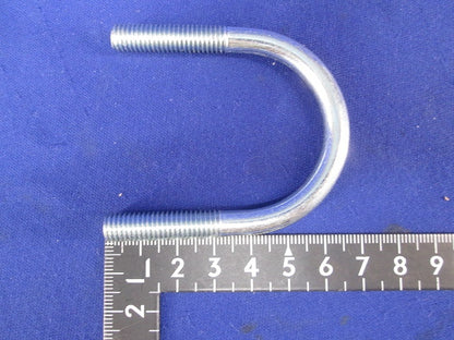 U字ボルトM8(ネジ30mm)６個入(内4個ナット付き・２個ナット不足) M8