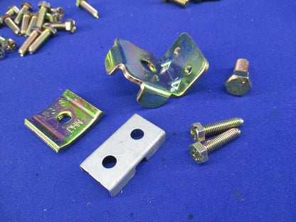 ワールドダクター 中間支持用ハンガー吊り金具(8個入) DHB-W3