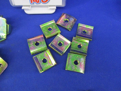 ワールドダクター 中間支持用ハンガー吊り金具(8個入) DHB-W3