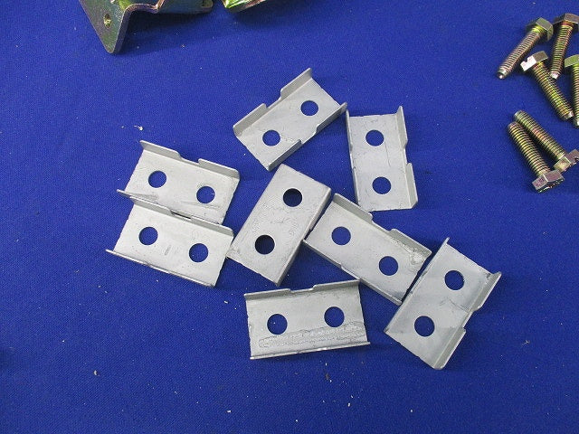 ワールドダクター 中間支持用ハンガー吊り金具(8個入) DHB-W3