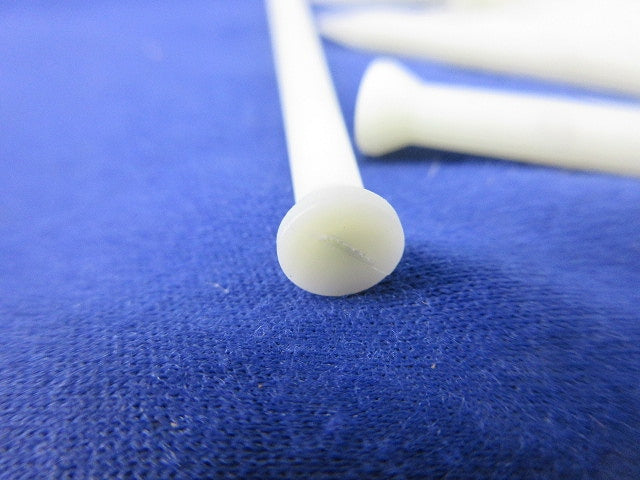 樹脂釘(全長70mm)(140本以上入) 型番不明