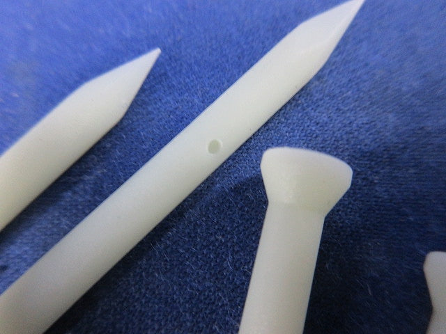 樹脂釘(全長70mm)(140本以上入) 型番不明