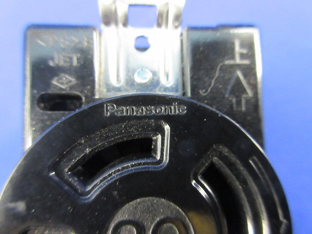 接地3P30A引掛埋込コンセント WF2430