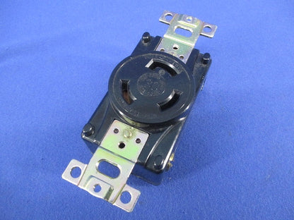 引掛形 埋込コンセント3P30A250V(汚れ有) 3320