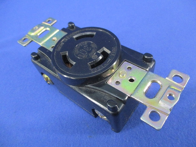 引掛形 埋込コンセント3P30A250V(汚れ有) 3320