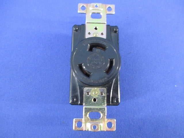 引掛形 埋込コンセント3P30A250V(汚れ有) 3320