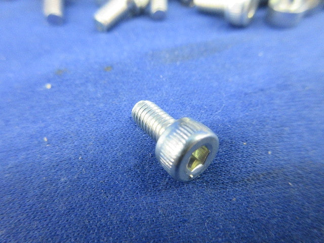 六角穴付ボルトM4×8(150個以上入) M4×8