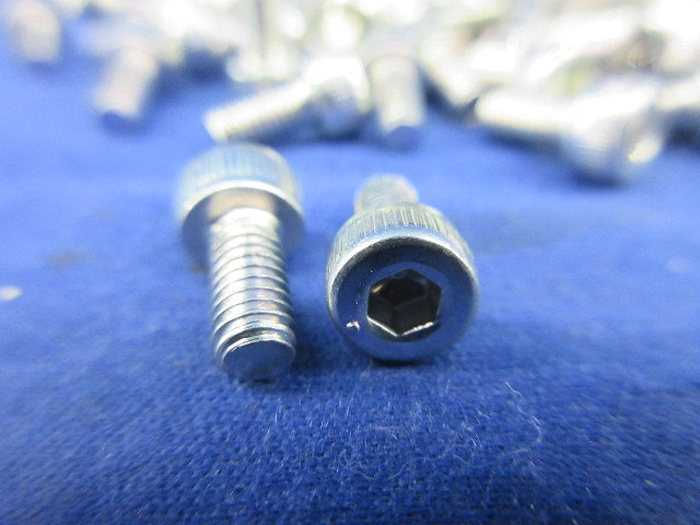 六角穴付ボルトM4×8(150個以上入) M4×8
