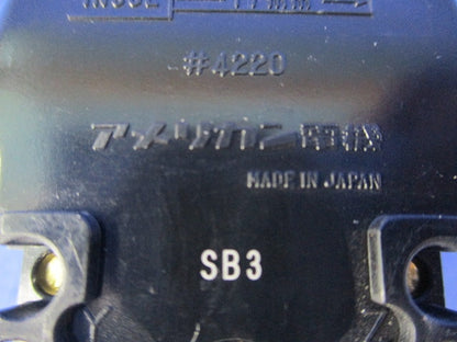 接地形3P20A250V埋込コンセント 4220