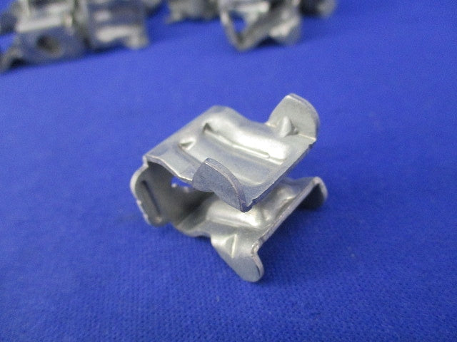 ボルト吊り金具(16個入) SDE-3
