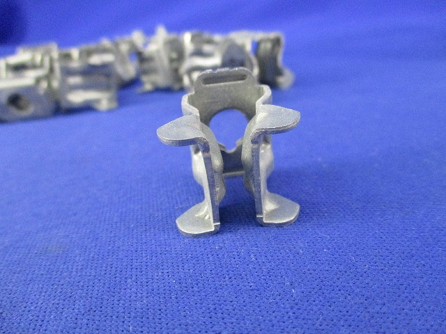 ボルト吊り金具(16個入) SDE-3