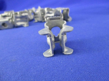 ボルト吊り金具(16個入) SDE-3