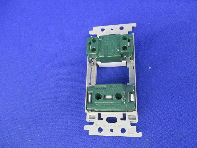埋込アースターミナル付抜止コンセント(絶縁枠付)(6セット入) WTF10814WK