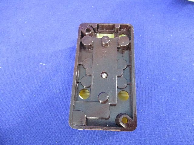 接地ダブルコンセント アースターミナル付(10個入) ME2743
