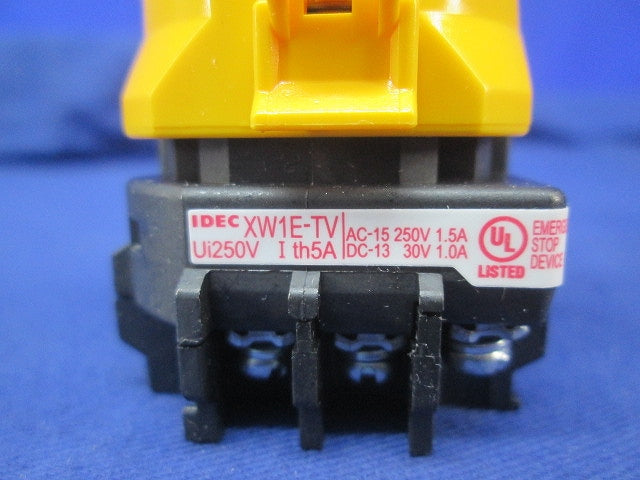 非常停止用押ボタンスイッチ XW1E-TV412Q4MR
