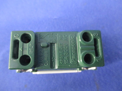 フルカラー埋込スイッチC(3路)(9個入) WN5002