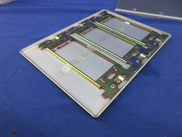 新金属カバープレート3連(取付枠付)(6枚入)(キズ・汚れ有)National WN7593