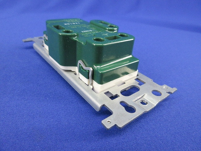 15A・20A兼用埋込アースターミナル付接地コンセント(3個入) WN1931